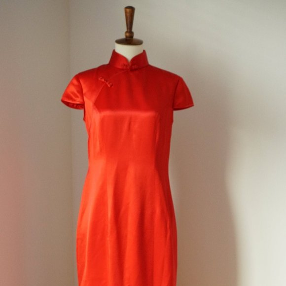 Red Silk Wedding Cheongsam | Simple Red Qipao - Picture 1 of 4